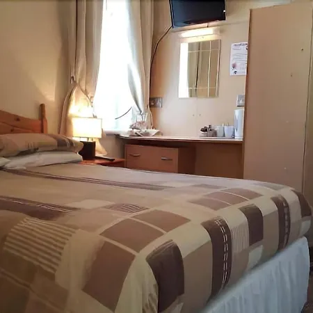 Hotel Dora 3*