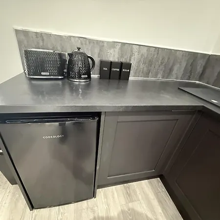 Hornby Luxury Hot Tub And Jacuzzi Apartament *