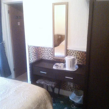 The Hatton 3*