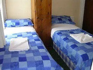 Отель The Shores Hotel,