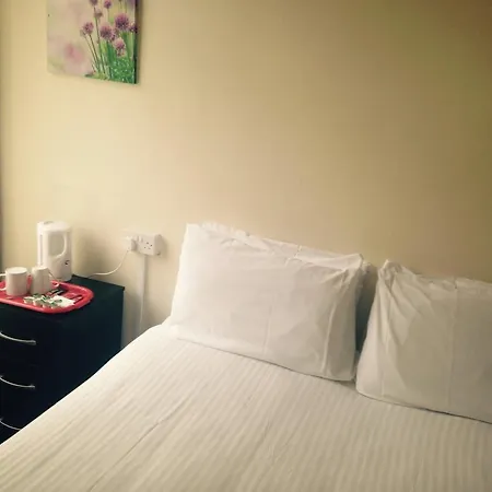 Отель Peek-A-Booze - Budget Hotel - Adults Only 2*