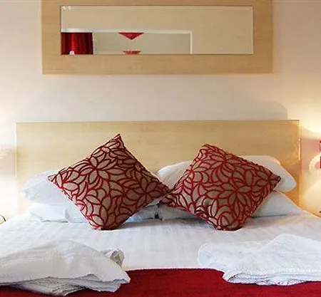Mars Seaview By Oyo Bed & Breakfast 3*