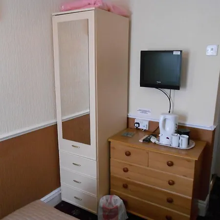 Shirley Heights 3*