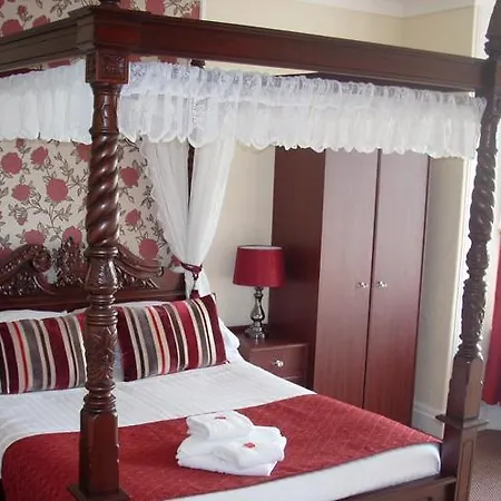 The Fossil Tree Hotel