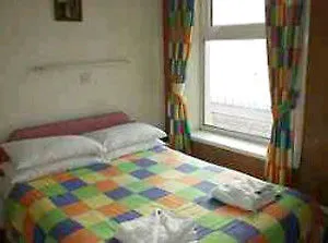 Queensgate Hotel 2*