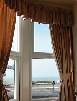 Bed & Breakfast Mars Seaview By Oyo