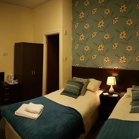 St James Hotel 3*