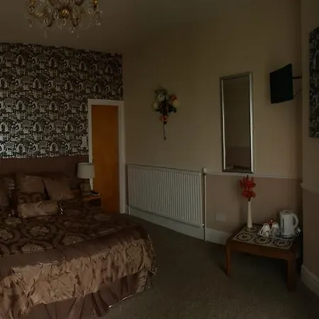 St James Hotel 3*