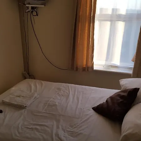 Myroomz Hollingdales 酒店