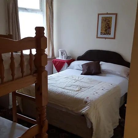 Myroomz Hollingdales 2*