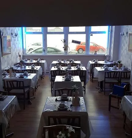 Hotel Myroomz Hollingdales