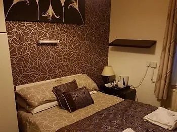 Hotel The Avari 2*