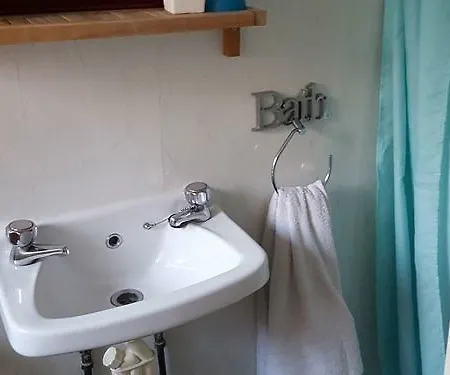 Hotel Myroomz Hollingdales