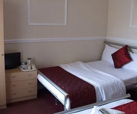 Lynwood Bed & Breakfast 3*