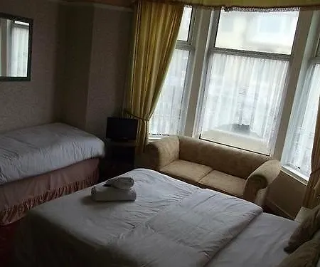 Lynwood Bed & Breakfast Blackpool