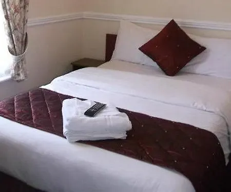 Lynwood Bed & Breakfast 3*