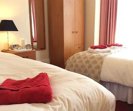 Beverley Dean - Children Over 5 Years Welcome - Continental Breakfast Blackpool