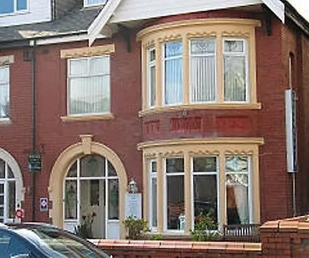 The Grosvenor View - 3* Blackpool
