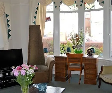 The Grosvenor View - Hotel Blackpool