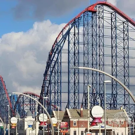 The Colwyn - Near Pleasure Hotel Blackpool