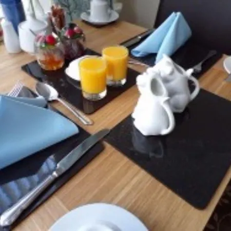 The Grosvenor View - 3*