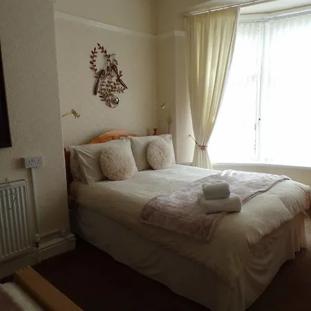 The Grosvenor View - 3*