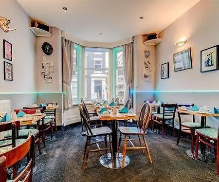 Bed & Breakfast Westbourne House 3*