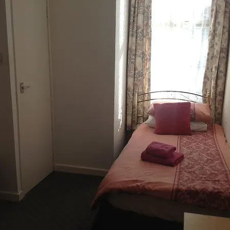 Melrose Guest house 3*