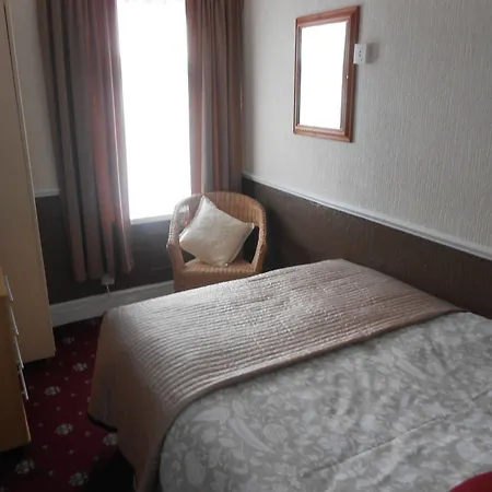 Shirley Heights 3*