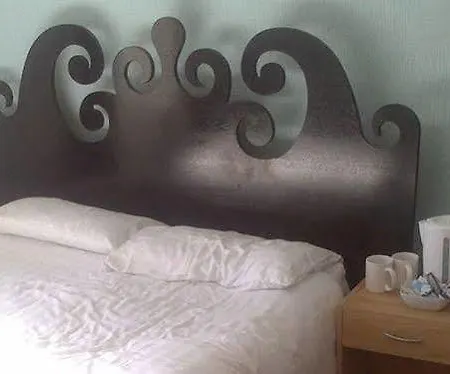 Myroomz Seaview Guest house Blackpool