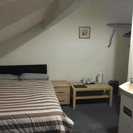 Old Bed & Breakfast 3*