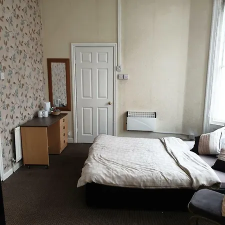 Foxhall Village Guest house 2*