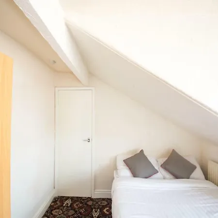 Myroomz Hollingdales 酒店