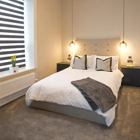 Blackbird Luxury 3 Blackpool
