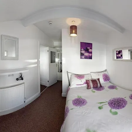 Ardern Bed & Breakfast 3*