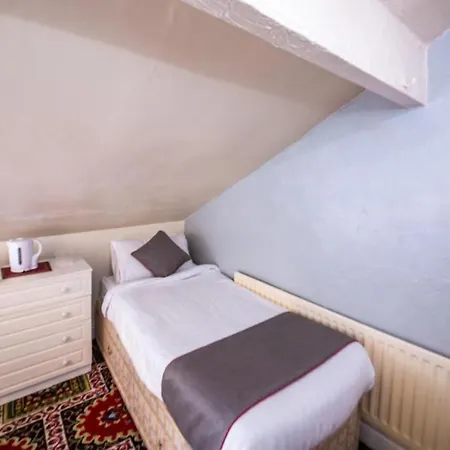 Myroomz Hollingdales