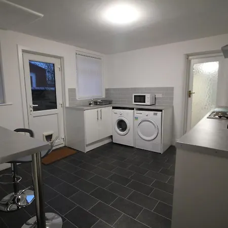 Bryan Choice - Close To Town Centre - Games - Large Holiday home Blackpool