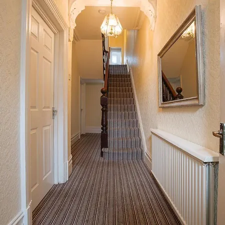 Raikes Parade Victorian - Collection Holiday home *