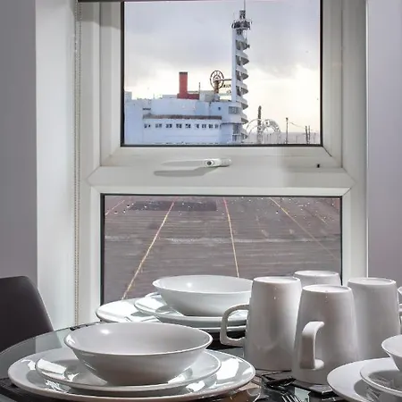 New Luxury Seaview Apt3 Free Parking Special