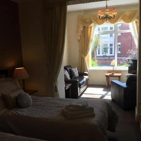Bed & Breakfast The Fernroyd 3*