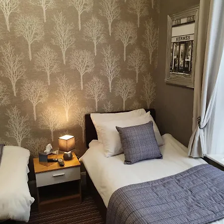 Hotel Newholme 2*