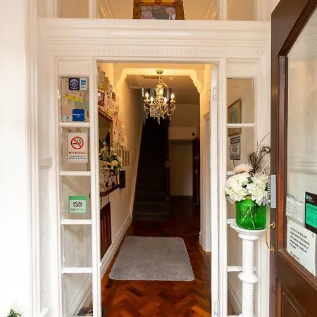 The Carlton Guest house 3*