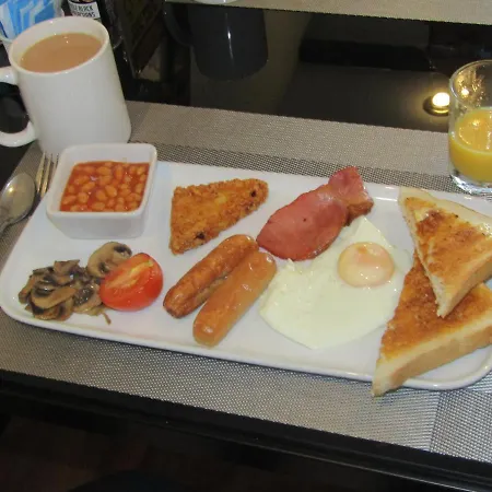 Hotel Alderley 3*