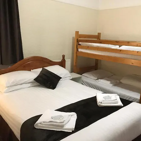 The Feathers Bed and breakfast 3*