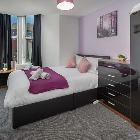2 Bedroom At , Top Notch Serviced , Free Wifi Apartment