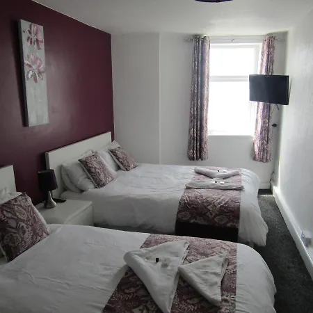 Alderley 3*