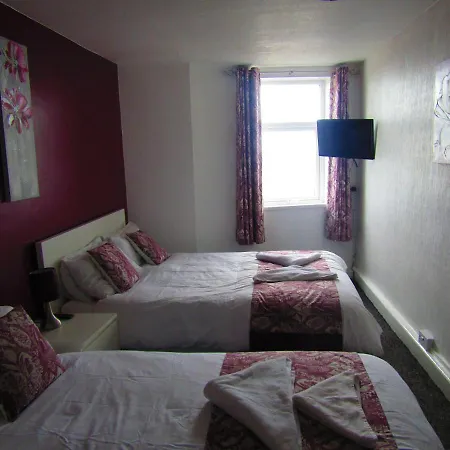 Alderley 3*