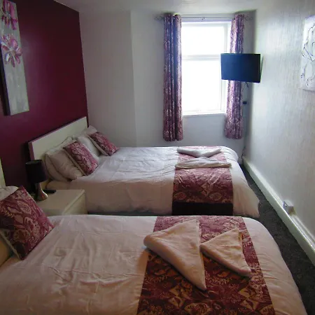 Alderley 3* Blackpool