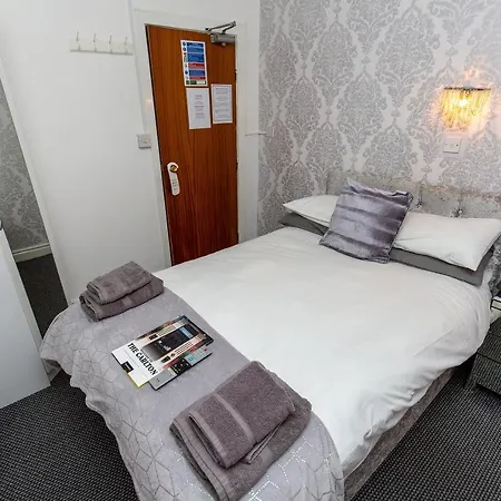 The Carlton Guest house 3*
