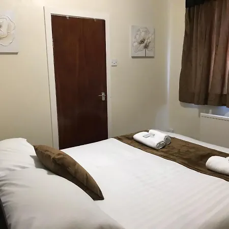 The Feathers 3* Blackpool